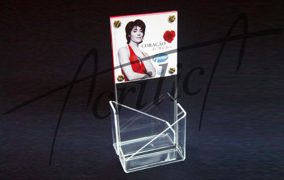 display porta folhetos coracao de mulher em acrilico cristal ss200